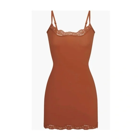 Skims fit everybody lace slip dress in bronze NWT - Picture 4 of 5